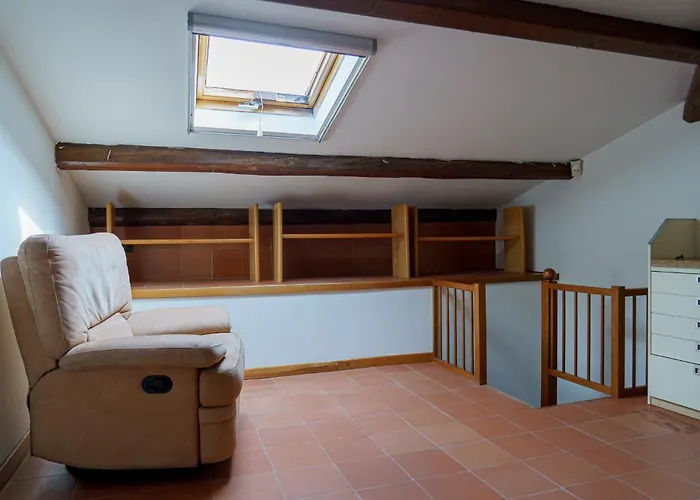 Spacious And Pleasant 2-Br Apt
